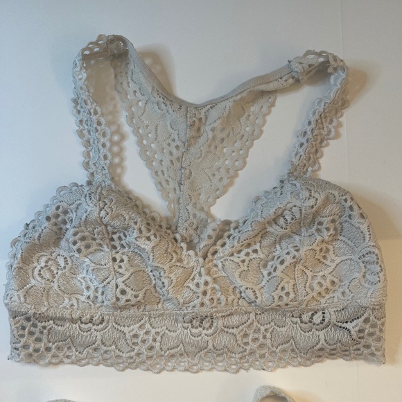 Four bralettes (Free People, Altered State, and Aerie) and two tanks Siz… - Picture 5 of 15